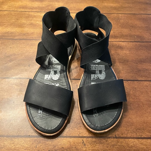 Sorel Ella Sandals - Picture 10 of 14